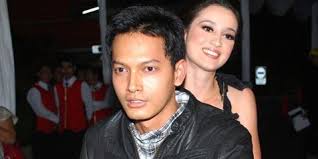 Di album ini, garasi mengeksplorasi sound digital rock bernada sedikit mellow. Garasi Band Berita Harian Terbaru Page 3 Kapanlagi Com