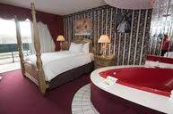 Maybe you would like to learn more about one of these? Travelodge Hotel Niagara Falls Fallsview The Heart Shaped Jacuzzi At The Travelodge Hotel Niagara Falls Fallsview Oyster Com Hotel Photos