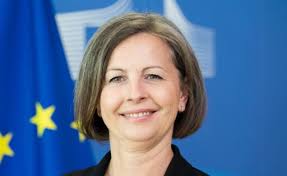 Heads (EN) • Table.Briefings