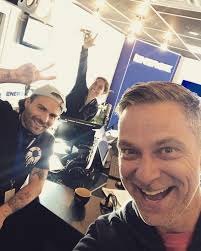 Première semaine de fun avec les RAISINS de l'été @valeriesardin  @davemorgan___ @lebeau.simon @maxbourque_ @etienne.phenix @evetmilord merci  de nous écouter @energie943 #radio #morningman #leboost #montreal  #radioenergie