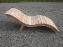 Bildergebnis Fur Holzliege Geschwungen Selber Bauen Holzliege Gartenliege Selber Bauen Gartenmobel Selber Bauen