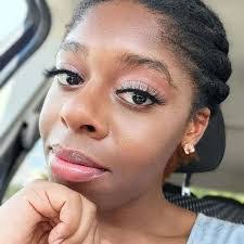 Kayla Leary's Instagram, Twitter & Facebook