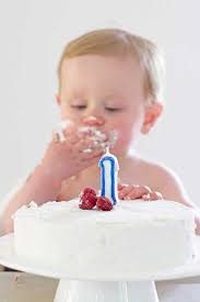 I'm loving this gorgeous smash cake! Healthy First Birthday Cake A Smash Cake Sweetened Only With Fruit