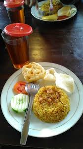 Meski ayam geprek ini memang. Nasi Goreng Telur Dan Teh Manis Hangat Makanan Dan Minuman Fotografi Makanan Makanan