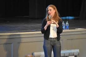 The only child of the former secretary of state and former president bill clinton is also the author of several kids' books. Chelsea Clinton Visits Glencoe Recounts Childhood And Encourages Kids To Get Involved Chicago Tribune