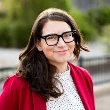 Elaine Almquist's Instagram, Twitter & Facebook