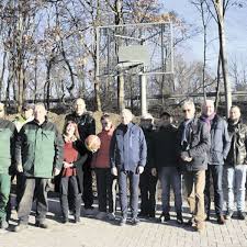 The town of cobourg currently has two basketball court areas. Neuer Basketballplatz Hildesheim