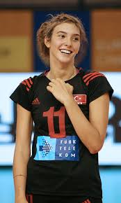 Şu anda tokyo olimpiyatları'nda bizi gurularlandıran sporcumuz hayatını, kariyerindeki kırılma anlarını, tam da tokyo'ya gitmeden önce gain'e anlattı…. Faces Panosundaki Pin