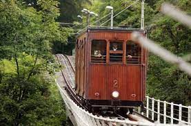 Challenge accepted!<br>discover stuttgart during a short but sweet excursion during which you will learn the most intriguing facts about the history, the local lifestyle, and the contemporary transformation of the city. Seilbahn Am Waldfriedhof Ein Stuck Geschichte Konnen Die Fahrgaste Der Standseilbahn In Stuttgart Erleben Seit 1929 Ist Die Bahn In Betrieb Und Hat Ihr Historisches Aussehen Bis Heute Bewahrt Die Wagen Beeindrucken