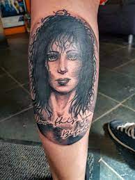 Parcourez notre sélection de portrait tattoo : My New Cher Tattoo I Love It Cher Chertattoo Legtattoo R Tattoo Leg Tattoos Tattoos