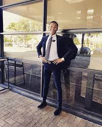 Von Funny On Twitter I M So Glad That Hm Have A Style That I Can Wear Every Day To Work Being A Car Salesman Means I Have To Look Presentable At All Times