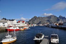 Stay at tobiasbrygga from $174/night, henningsvær guesthouse from $126/night and more. Henningsvaer Und Der Schonste Sportplatz Der Welt Iii Norwegen Service