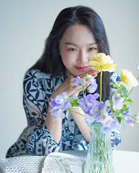 Flowers by yukie | 30 years plus we have been inspired by what's new but always keeping the thread of elegance in our arrangements. Floral Arrangements With Shin Hye Sun