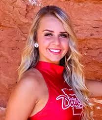 Daisy Larsen's Instagram, Twitter & Facebook