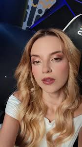 Malena and her relationships in the streets: Ian, Leon, Maria Eugeni, and  Rio from J Balvin