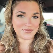 Karlie Morgan's Instagram, Twitter & Facebook