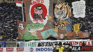 Pertandingan persija vs persib, akhirnya di jakarta 30 juni 2018 stadion ptik, jakarta like, share, dan subcribe video. Persib Dihajar Persebaya 0 4 Teriakan Butut Pembelaan Robert Alberts Dan Mental Lawan Persija Tribun Jakarta