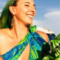 Summer Hendricks's Instagram, Twitter & Facebook