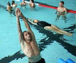 Ecoles Cours De Piscine Les Parents Se Mettent Dans Le Bain