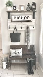 Farmhouse Decorating Ideas For A Small Foyer Or Entryway Clutter Free Farmhouse Decor Ide Entryway Decor Small Farmhouse Decor Living Room Laundry Room Decor