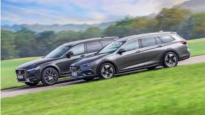 Courses consist of one or more loops, with a long straight at the start and another leading to the finish line. Test Opel Insignia Country Tourer Volvo V90 Cross Country Auto Motor Und Sport