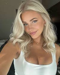 Connie Mackay (conniemackayy)