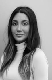 Larissa McClain, Licensed Real Estate Salesperson