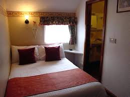 Dreaded Decorating Small Bedroom Full Size Bed Double Photo Decorate Ideas Homifind Also, favour furniture on legs to keep the space feeling light use your imagination to take advantage of every available space in a small bedroom. dreaded decorating small bedroom full