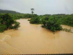 Penurunan paras air di sungai golok yang kritikal menyebabkan penduduk tinggal di sepanjang sungai terpaksa bergantung sepenuhnya sumber air bawah tanah. Sungai Golok Sungai Kelantan Hampiri Paras Bahaya Utusan Digital