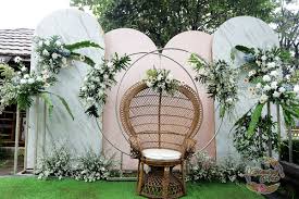 Faktanya, ada banyak pilihan dekorasi yang juga terlihat cantik dan elegan untuk pernikahan yang dilakukan di rumah. Annida Agung Dekorasi Pernikahan Murah Cantik Di Bandung Garut