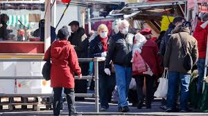 Durch die einführung einer maskenpflicht soll die weitere ausbreitung des virus soweit wie möglich eingedämmt werden. Neue Kontaktbeschrankungen Und Erweiterte Maskenpflicht Berlin Verscharft Corona Massnahmen Rbb24