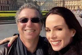 Boninho detona sua atuação em 'a dona do pedaço' reprodução / rede globo. Ana Furtado Recebe Presente De Boninho Em Paris