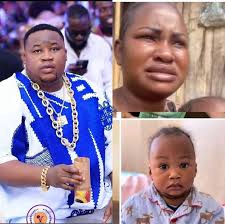 No Nigerians Will Scroll Past Without Liking This Picture BABA?