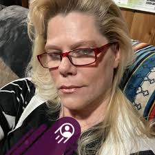 Where to cut a skinny fig tree for bushy growth?