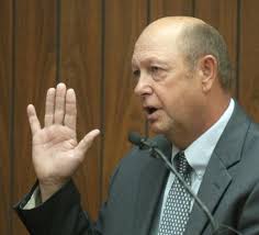 Ken Bluew touched the pregnant Jennifer Webb's apparent suicide note before  a bloody injury to his finger, expert testifies