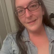 Hi, can anyone reccomend a good local company for building a deck?