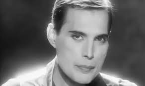Freddie mercury went on to form english rock group queen. Freddie Mercury Death Details Of His Final Hours Described By His Partner Music Entertainment Express Co Uk