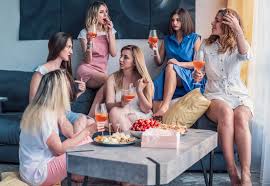 Die ersten aufzeichnungen über einen solchen brauch stammen von den spartanern. 10 Tipps Fur Den Perfekten Junggesellenabschied Von The Room Bergkamen The Room Eventlocation 4 Exclusive Event Arrangements