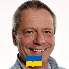Caught in the act of cutting two acts** Thanks for tonight's reading  featuring Marcia, Kurt (master magician), Ryan, Peter, Susanne, Nicola,  Charlotte, and Nils. King Lear is a tough play in