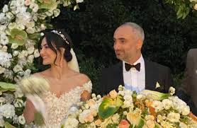 İsmail saymaz şeyma sayar ile dünya evine girdi. Ismail Saymaz Ve Seyda Sayar Ciftinin Mutlu Gunu