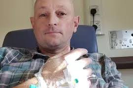 Man puts up 'check your nuts' Christmas lights after having testicular  cancer