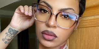 How to know if you have a diamond face shape?