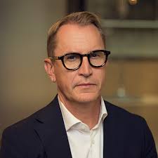 Robert Stromberg, Europe