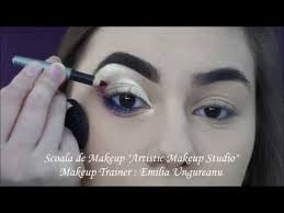 Daca iti doresti doar sa te initializezi in arta machiajului pentru tine, acasa, atunci poti alege un curs de automachiaj. Pencil Technique Tehnica Creionului Classic Round Shape Youtube Studio Makeup Makeup Studio Makeup