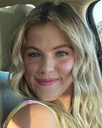 Lori Hoag's Instagram, Twitter & Facebook