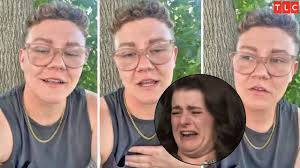 Leon's Bombshell in Robyn's Face