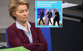 This is the awkward moment an 'irritated' european commission president ursula van der leyen was left resigned to a sofa as she met with president erdogan and charles michel, with no seat offered to her. Ursula Von Der Leyen 5 Memes Zum Absurden Eu Posten Poker Watson