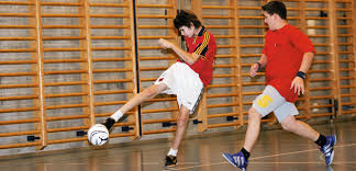 Futsal is the only official form of indoor soccer as approved by the fédération internationale de football association futsal is the new rage in american soccer. Futsal Ein Spiel Macht Schule Mobilesport Ch