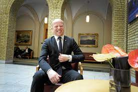 Jun 22, 2021 · slik åpner lysbakken for statsminister vedum: Trygve Slagsvold Vedum Fra Potet Til Profet Nationen