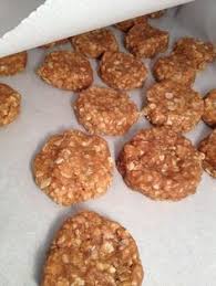 No Bake Peanut Butter Oat Dog Treats Recipe With Images Dog Biscuit Recipes Pet Treats Recipes Make Dog Food